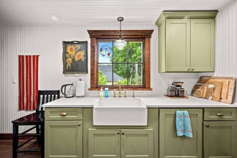 d6534ca5-9aa4-42ef-8194-ca0c4fa165e1