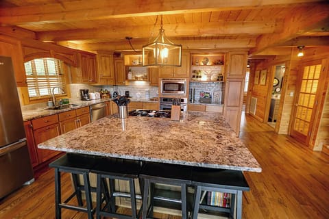 16805jkySEbWxh-20231004215934