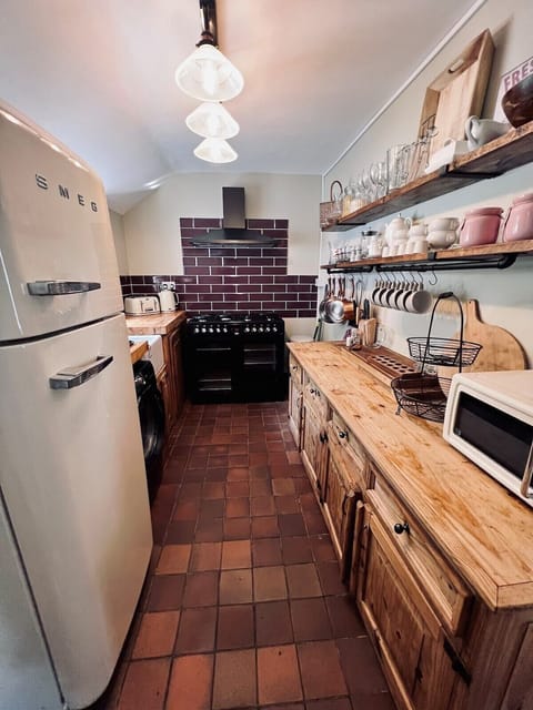 Cute galley kitchen