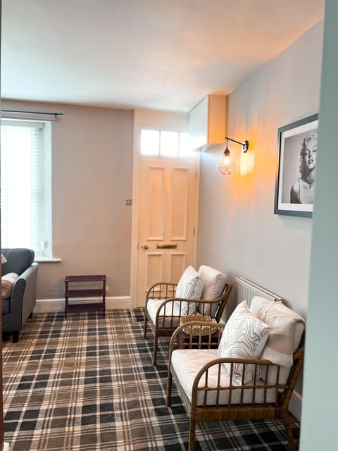 Living Room / Lounge