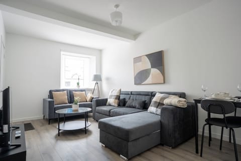 Living Room / Lounge