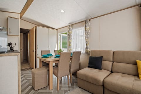 Near Folly Farm, Cosy Retreat