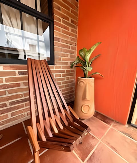 On site,Off site,Seating area,Coffee / tea facilities,Area and facilities,Balcony / Terrace,Patio,Living Room,Location,View(from property / room)