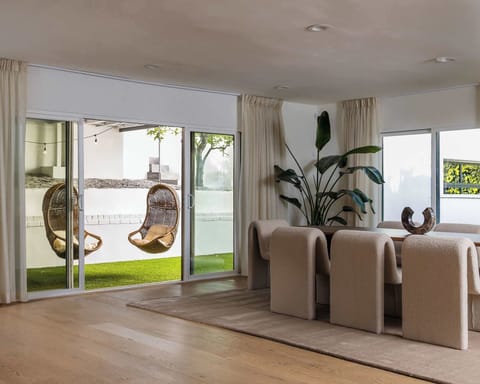 Share meals with garden views and natural light