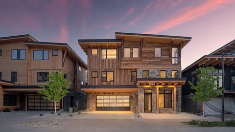 Welcome to Riverlight Lodge!