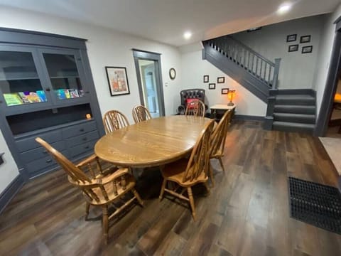 Use the spacious Dining Room for sharing a meal, or playing one of the many board games! (1)