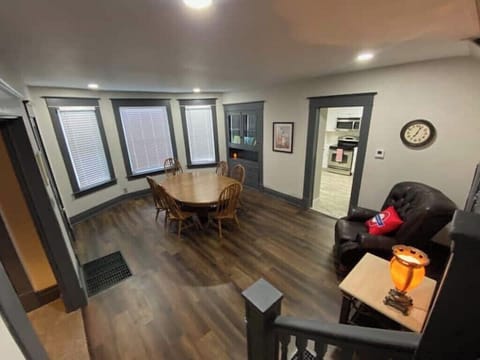 Use the spacious Dining Room for sharing a meal, or playing one of the many board games! (2)