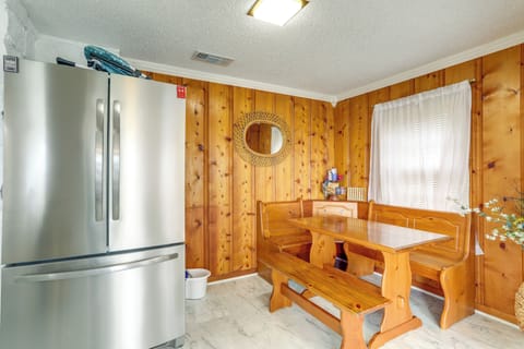 Dining Area | Dishware & Flatware