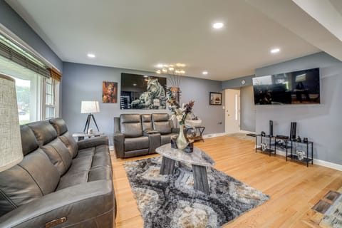 South Holland Vacation Rental | 4BR | 2BA | 1,200 Sq Ft | Stairs Required