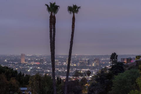 Villa Alfi by LuxJB: Amazing Views. Hollywood Hills. Steps from Sunset Plaza