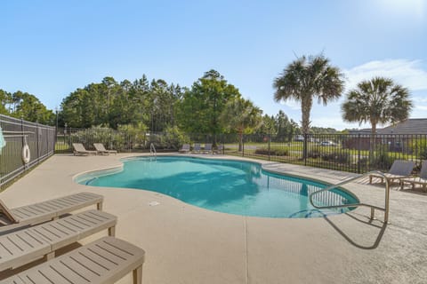 Orange Beach Vacation Rental | 3BR | 2BA | 1 Step to Enter | 1,630 Sq Ft