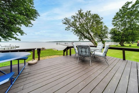 Jamestown Vacation Rental | 3BR | 1BA | 1,400 Sq Ft | 4 Steps Required