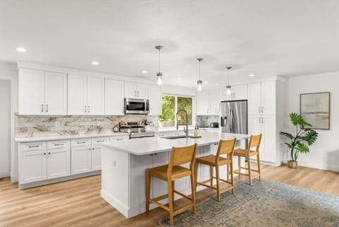 Beautifully updated and fully stocked kitchen
