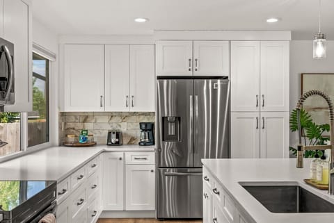 Beautifully updated and fully stocked kitchen