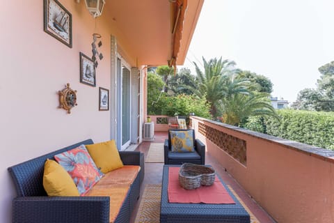 Balcony / Terrace / Patio