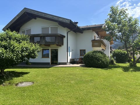 House, Residential Area, Home, Cottage, Roof, Estate, Lawn, Garden, Farmhouse, Yard