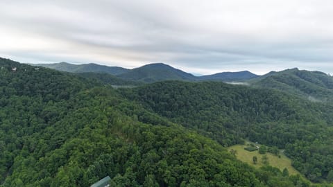 Stunning Smoky Mountain views from B`s Lookout