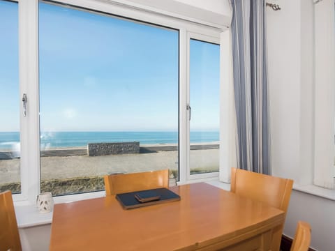 Open plan living space | Waves - Wendon Holidays, Caernarfon