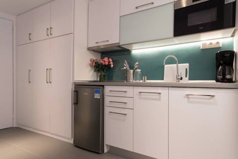 Kitchen & entrance closets