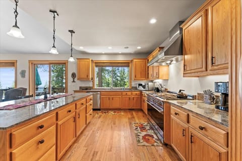 Kitchen: Main floor, drip coffee maker, Keurig, toaster, food processor, cooking utensils