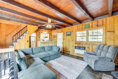 Living Room | Main Level | Smart TV | Free WiFi | Wood-Burning Fireplace