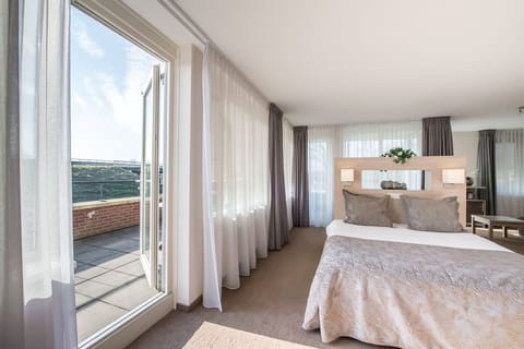 Unit with King size bed