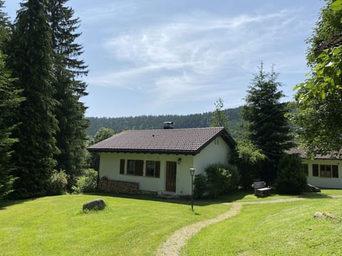 Grass, Tree, House, Home, Roof, Cottage, Rural Area, Land Lot, Grassland, Farmhouse