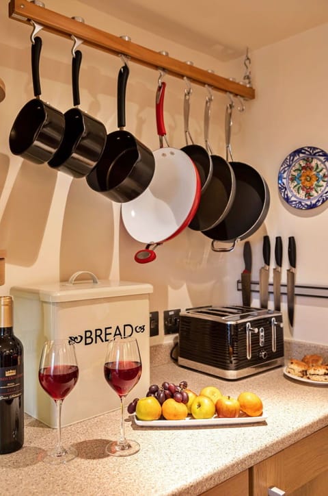 Shade, Mountain Range, Outdoor Structure, Eco Hotel, Deck, Outdoor Furniture, Garden, Chair, Landscaping, Hardwood