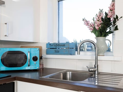 Shade, Mountain Range, Outdoor Structure, Eco Hotel, Deck, Outdoor Furniture, Garden, Chair, Landscaping, Hardwood