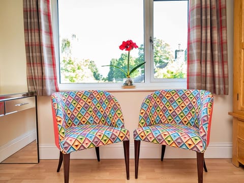 Shade, Mountain Range, Outdoor Structure, Eco Hotel, Deck, Outdoor Furniture, Garden, Chair, Landscaping, Hardwood