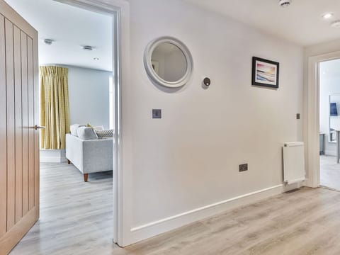 Shade, Mountain Range, Outdoor Structure, Eco Hotel, Deck, Outdoor Furniture, Garden, Chair, Landscaping, Hardwood