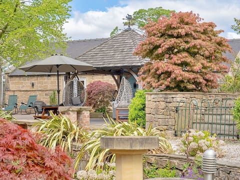 Deck, Shade, Hardwood, Outdoor Furniture, Balcony, Plank, Eco Hotel, Swimming Pool, Wood Flooring, Resort