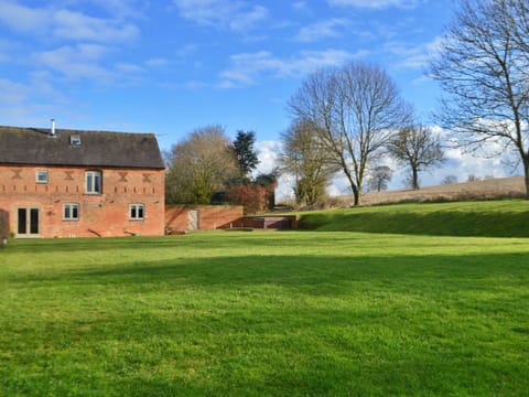 Deck, Shade, Hardwood, Outdoor Furniture, Balcony, Plank, Eco Hotel, Swimming Pool, Wood Flooring, Resort