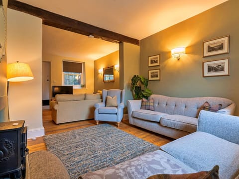 Deck, Shade, Hardwood, Outdoor Furniture, Balcony, Plank, Eco Hotel, Swimming Pool, Wood Flooring, Resort