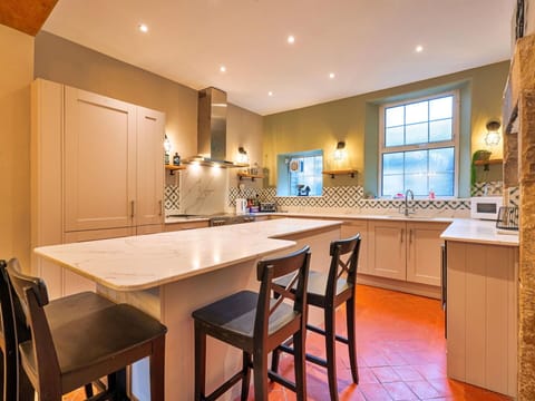 Deck, Shade, Hardwood, Outdoor Furniture, Balcony, Plank, Eco Hotel, Swimming Pool, Wood Flooring, Resort