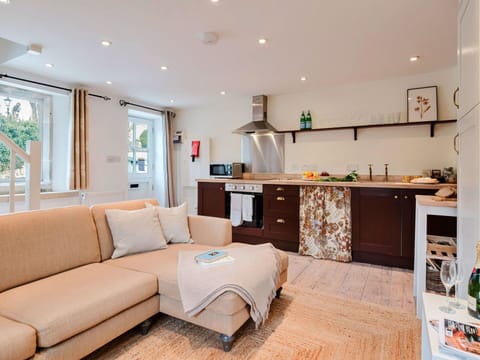 Deck, Shade, Hardwood, Outdoor Furniture, Balcony, Plank, Eco Hotel, Swimming Pool, Wood Flooring, Resort