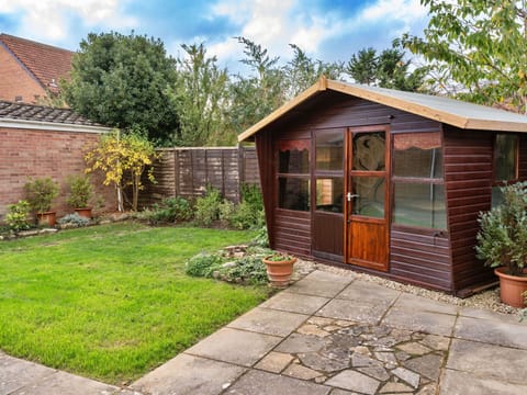 Deck, Shade, Hardwood, Outdoor Furniture, Balcony, Plank, Eco Hotel, Swimming Pool, Wood Flooring, Resort