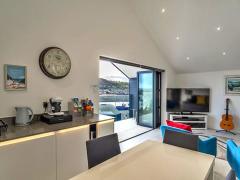 Apartment, Balcony, Shade, Marina, Hotel, Dock