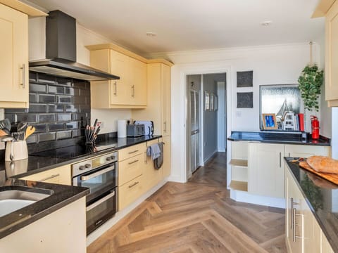 Apartment, Balcony, Shade, Marina, Hotel, Dock