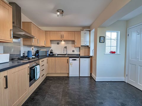 Apartment, Balcony, Shade, Marina, Hotel, Dock