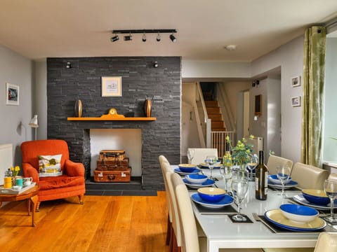 Apartment, Balcony, Shade, Marina, Hotel, Dock