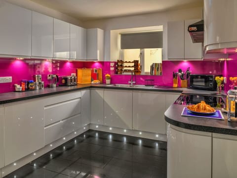 Apartment, Balcony, Shade, Marina, Hotel, Dock