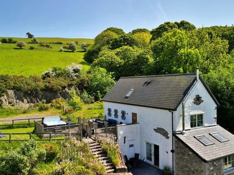 Apartment, Balcony, Shade, Marina, Hotel, Dock
