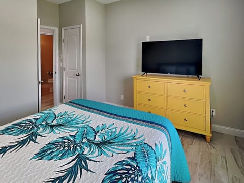 Third Bedroom - Queen Bed with TV