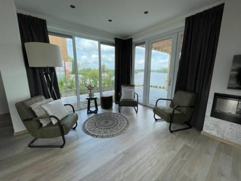 Vakantiepark Aan de Maas - Pavilion l'etage 8 - Living room