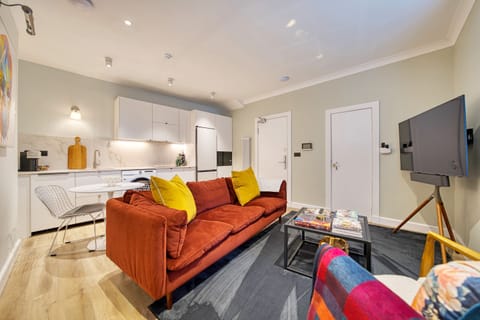 Living Room / Lounge