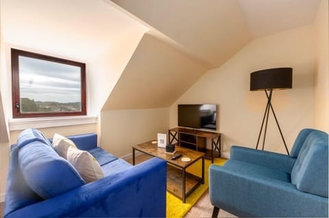 Living Room / Lounge