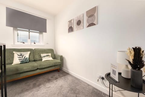 Living Room / Lounge