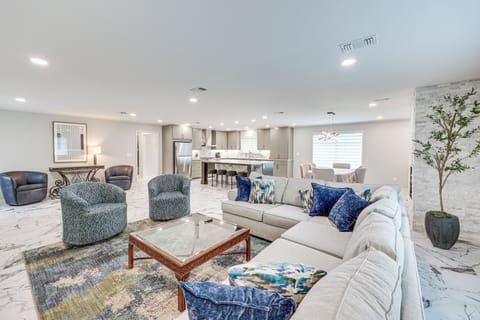 Magnolia Vacation Rental | 3BR | 2BA | 1 Step Required | 2,200 Sq Ft