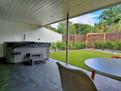 Daytime, Building, Window, Facade, Apartment, Urban Design, Condominium, Mixed-Use